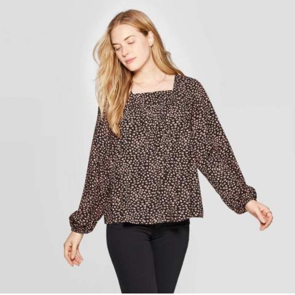 Universal Thread Floral Square Neck Blouse black and pink size large